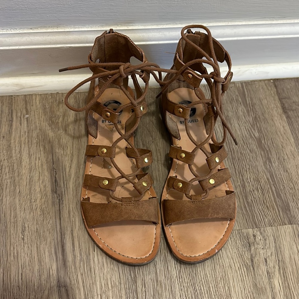 Guess gladiator brown sandals